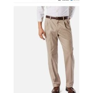 Dockers Mens Signature Khaki Pleated Classic Fit 40 x 36 Khakis Wrinkle Free NWT
